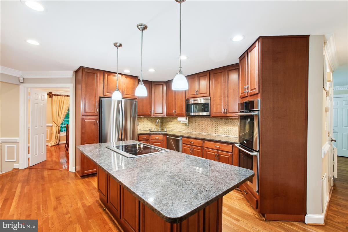 12221 Chapel Road Clifton, VA 20124 - Photo 17 of 93 Upgraded Labrador Antique Granite Countertops.