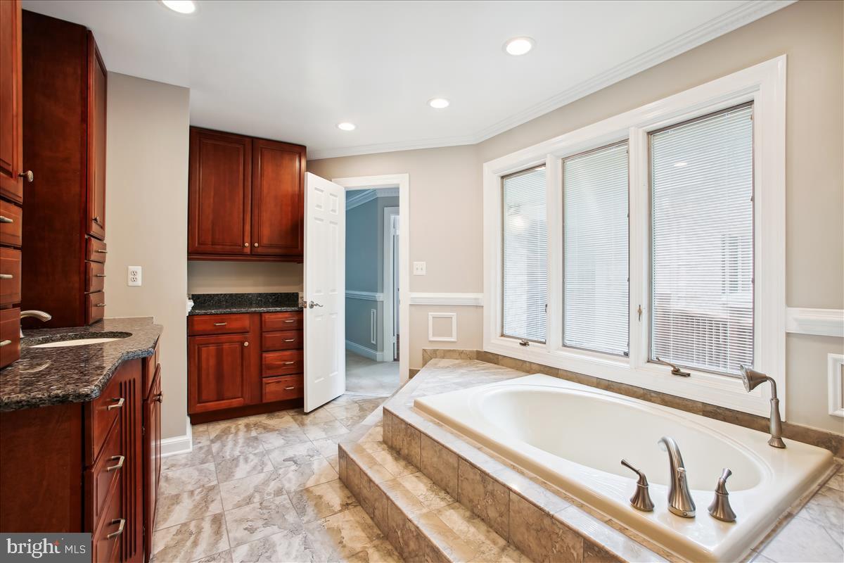 12221 Chapel Road Clifton, VA 20124 - Photo 39 of 93 Primary Bath with 2 Vanities & Soaking Tub.