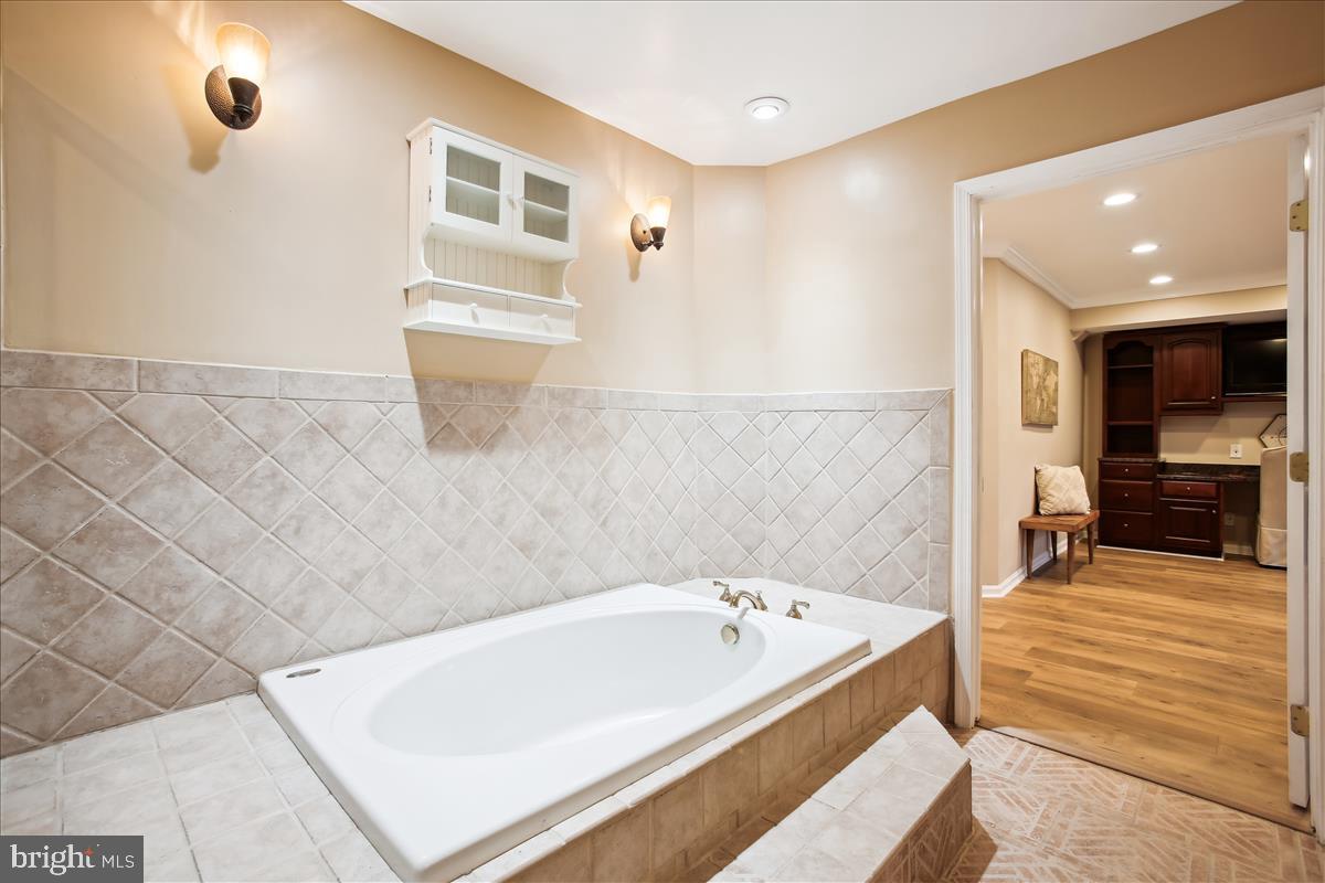 12221 Chapel Road Clifton, VA 20124 - Photo 69 of 93 Lower Level Soaking Tub.