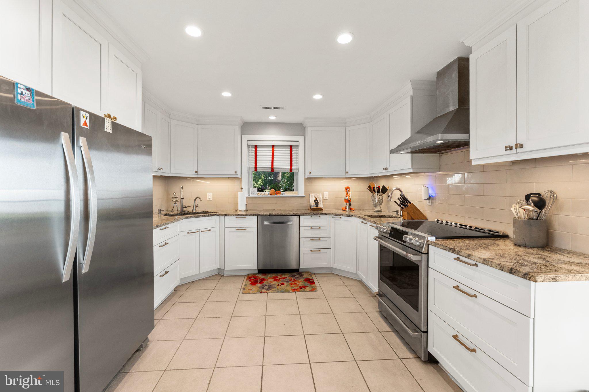 105 Bayview Lane Hague, VA 22469 - Photo 12 of 48 Updated gourmet kitchen