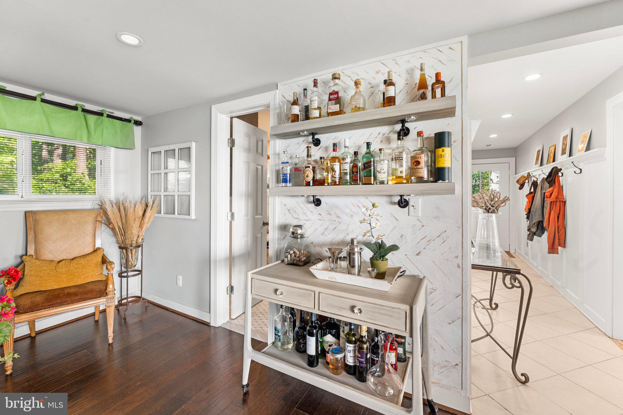 105 Bayview Lane Hague, VA 22469 - Photo 21 of 48 Bar area with built in shelving