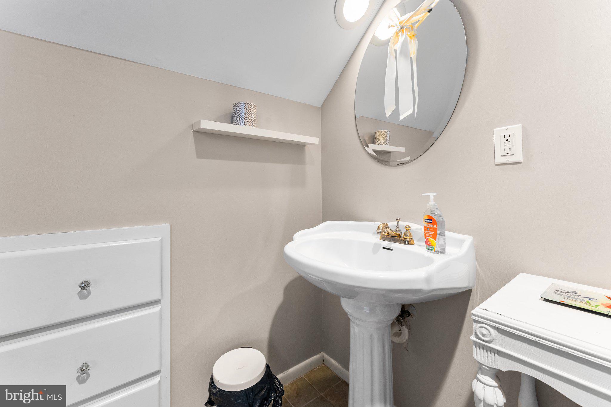 105 Bayview Lane Hague, VA 22469 - Photo 36 of 48 Upstairs full bath