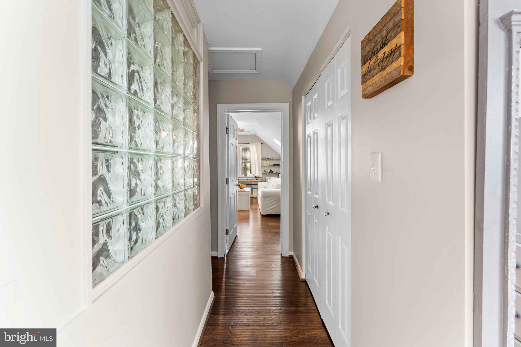 105 Bayview Lane Hague, VA 22469 - Photo 37 of 48 Hallway connecting 2 upstairs bedrooms