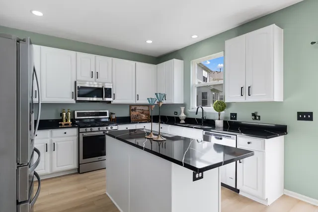 $475,000 | 2197 Wilson Creek Circle, Aurora, IL 60503