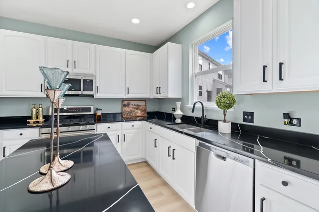 $475,000 | 2197 Wilson Creek Circle, Aurora, IL 60503