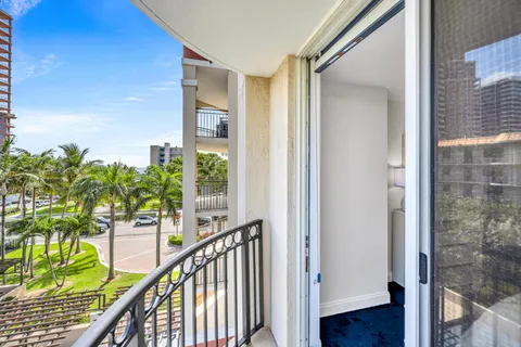 $734,900 | 2011 North Ocean Boulevard, Unit 405, Fort Lauderdale, FL 33305
