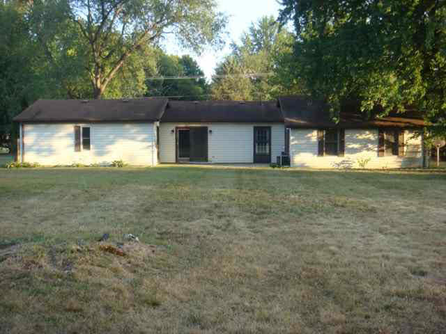 25053 Edison Road South Bend, IN 46628 - Photo 2 of 10