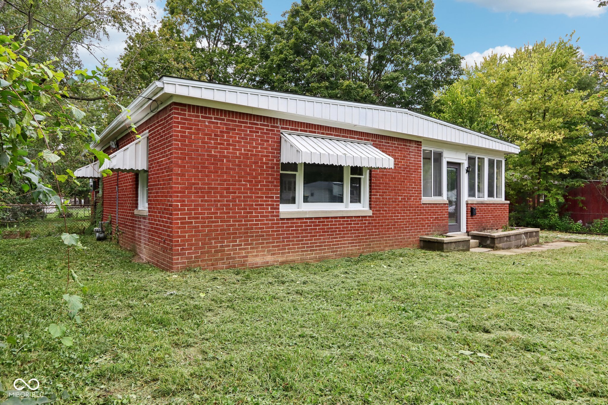 911 Harrison Street Anderson, IN 46012 - Photo 2 of 32 Gallery Image 2