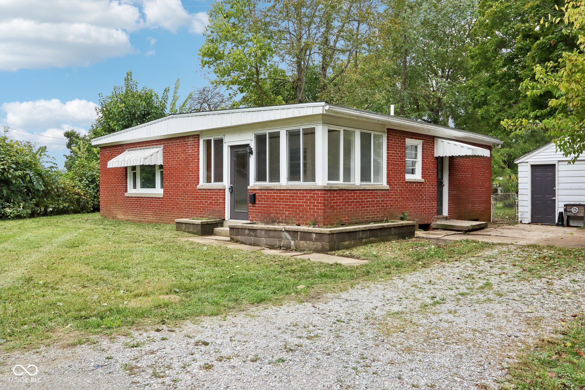 911 Harrison Street Anderson, IN 46012 - Photo 4 of 32 Gallery Image 4
