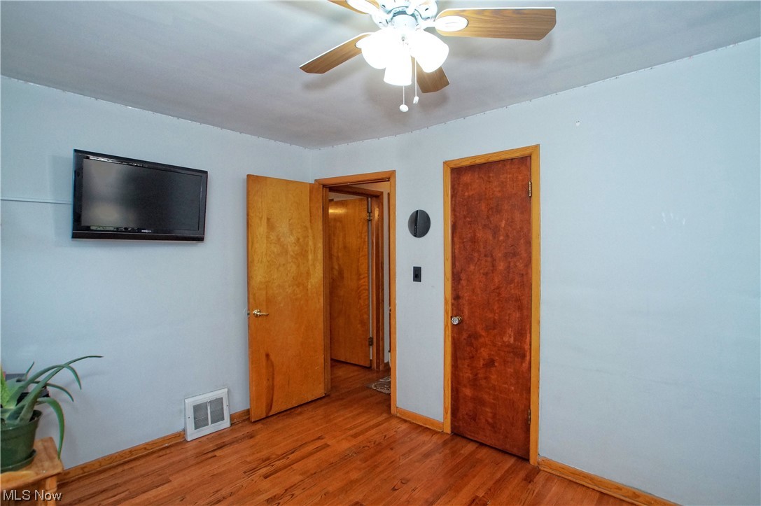 30740 Clarmont Road Willowick, OH 44095 - Photo 8 of 24