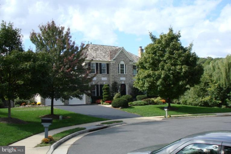 509 Brindley Place Southwest Leesburg, VA 20175 - Photo 2 of 30 Situated at back of private cul de sac.
