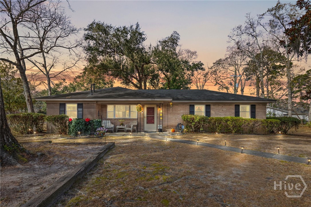117 Montclair Boulevard Savannah, GA 31419 - Photo 2 of 34