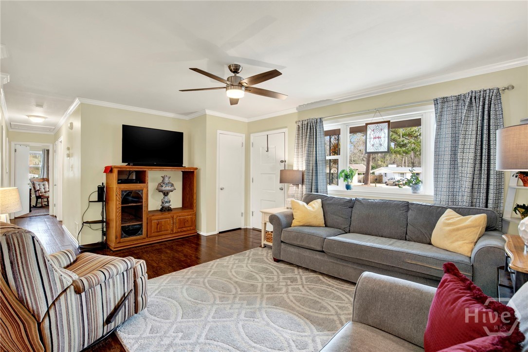 117 Montclair Boulevard Savannah, GA 31419 - Photo 7 of 34