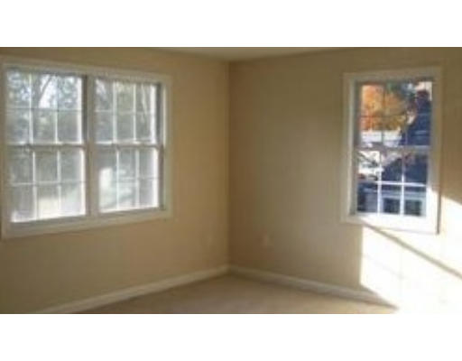 4 Green Way Springfield, MA 01118 - Photo 4 of 5