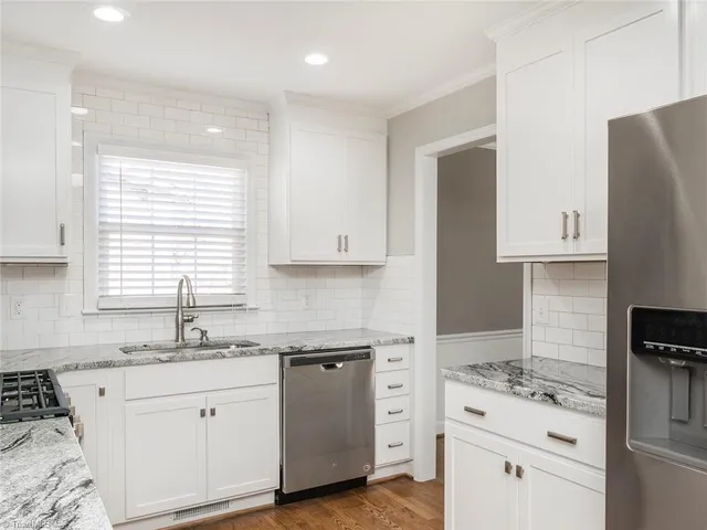 $2,400 | 3 Pall Mall Place, Greensboro, NC 27455