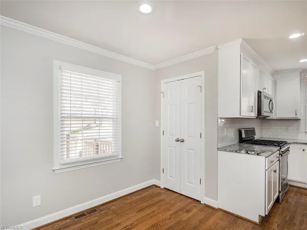 $2,300 | 3 Pall Mall Place, Greensboro, NC 27455