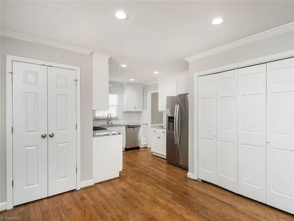$2,300 | 3 Pall Mall Place, Greensboro, NC 27455