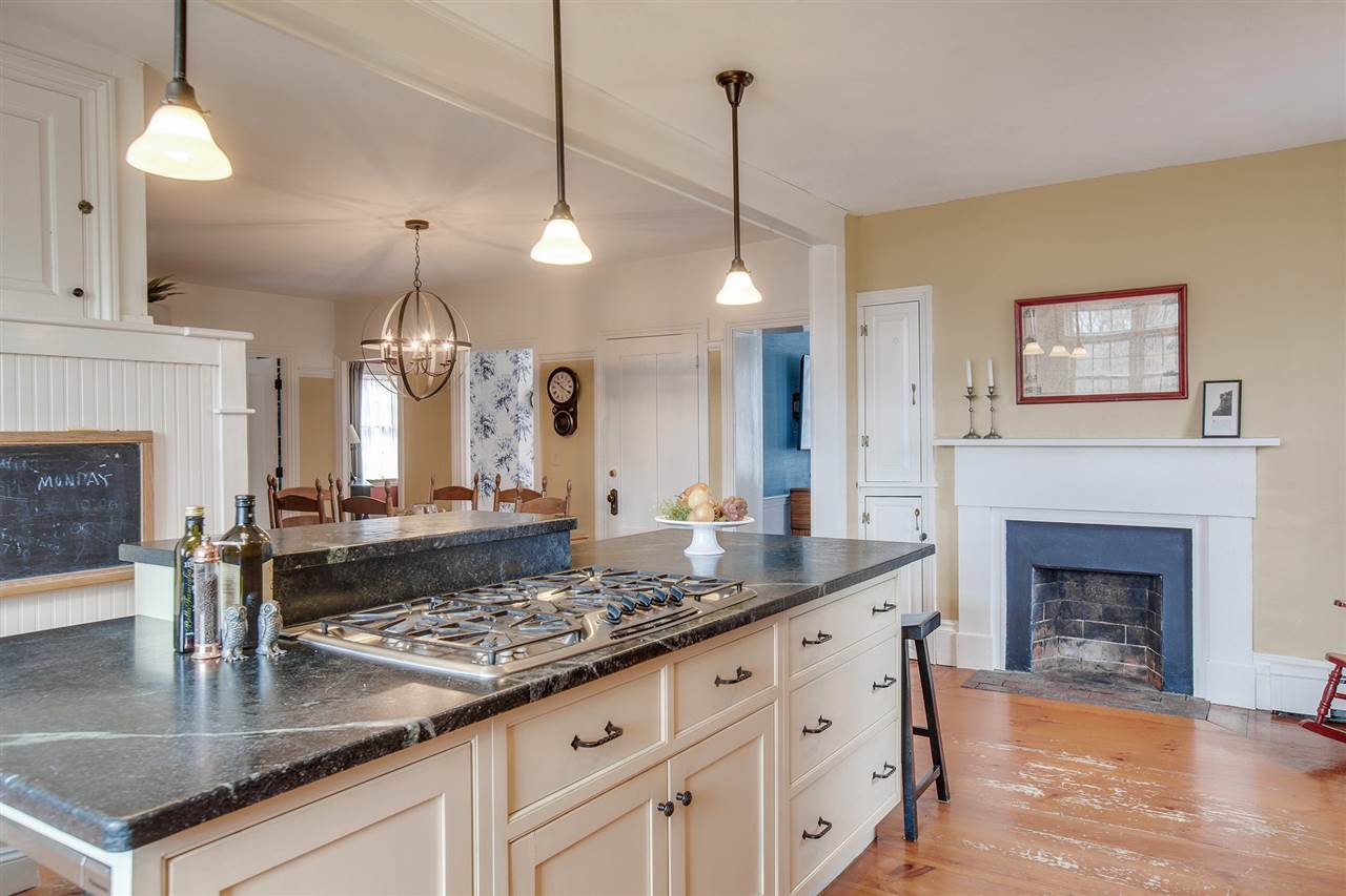 70 Maple Avenue Atkinson, NH 03811 - Photo 15 of 38