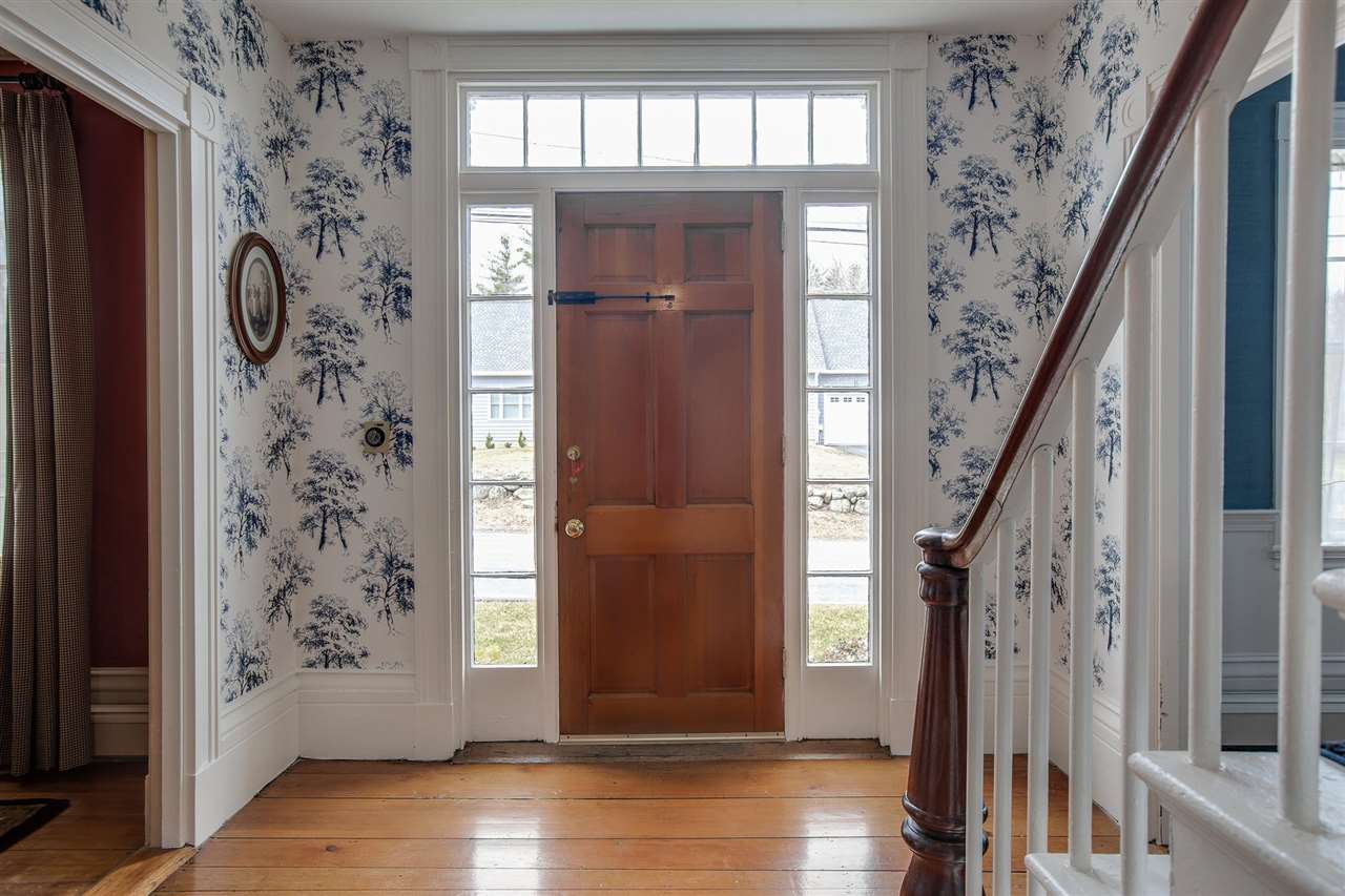 70 Maple Avenue Atkinson, NH 03811 - Photo 8 of 38