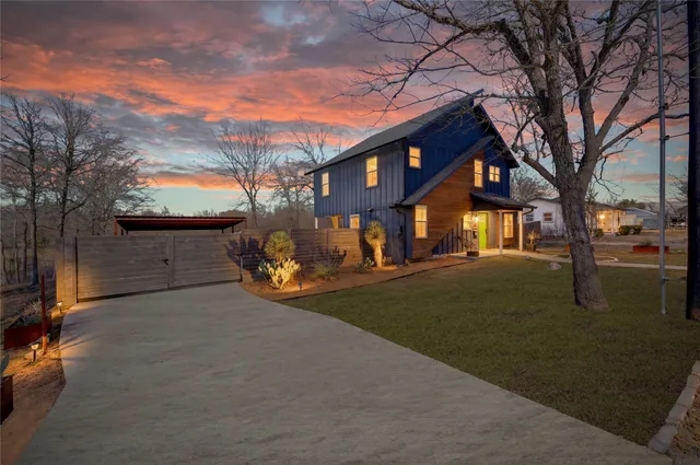 $415,000 | 739 Pear Street, Lockhart, TX 78644