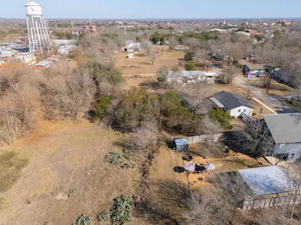 $415,000 | 739 Pear Street, Lockhart, TX 78644