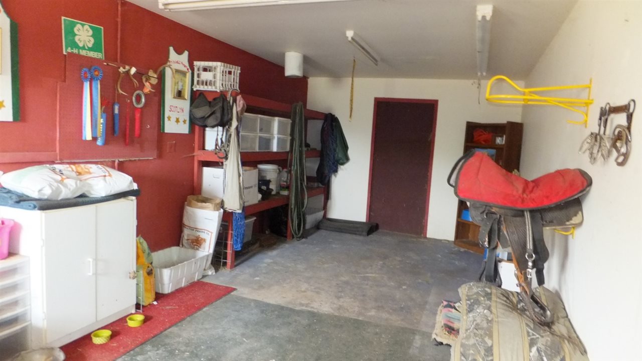 586 East Kasson Road Maple City, MI 49664 - Photo 39 of 47 1829423-38.JPG