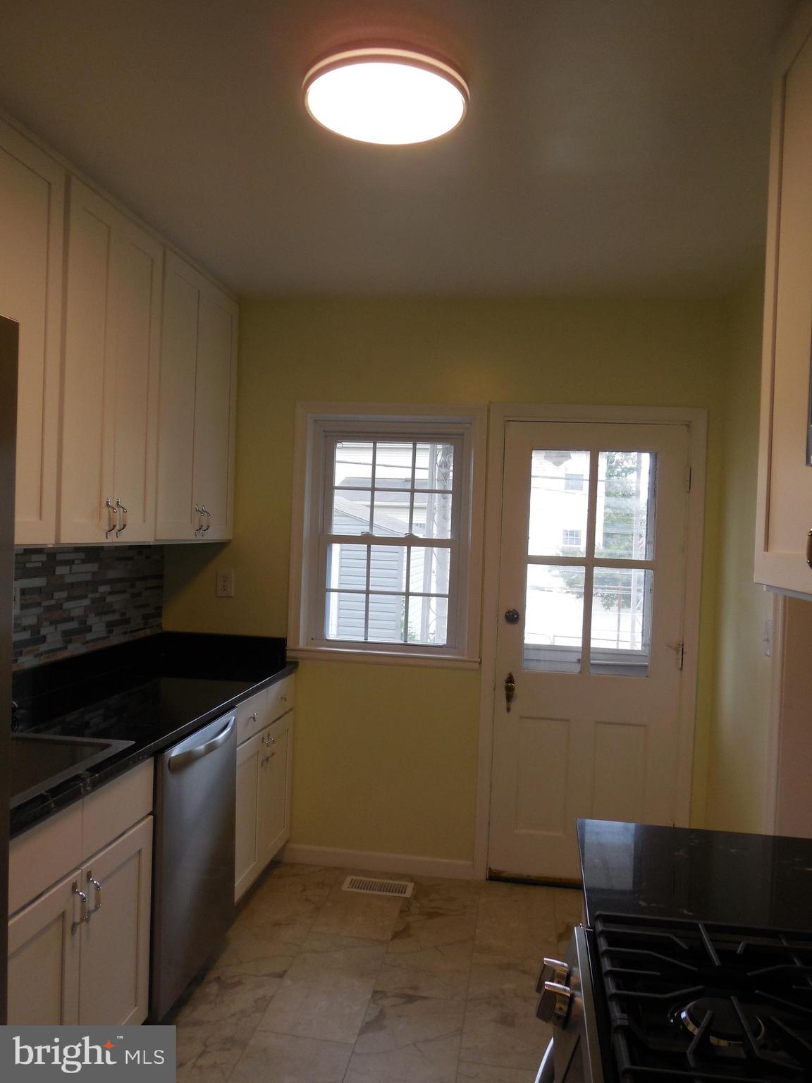 2444 Keyway Baltimore, MD 21222 - Photo 7 of 27