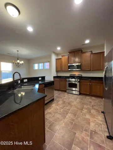 $1,750 | 104 Stone Gate, Jacksonville, NC 28546