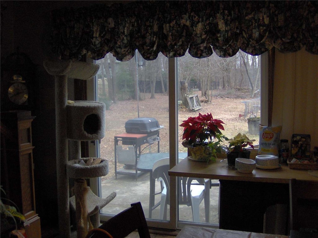 274 Albion Road Lincoln, RI 02865 - Photo 3 of 20