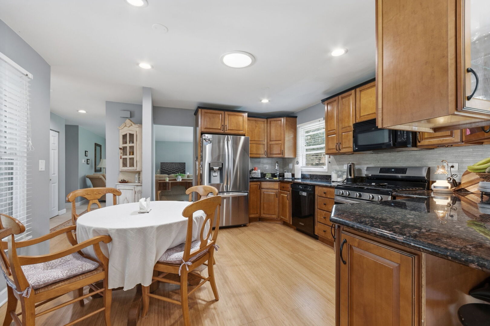 458 Nantucket Road Naperville, IL 60565 - Photo 6 of 21