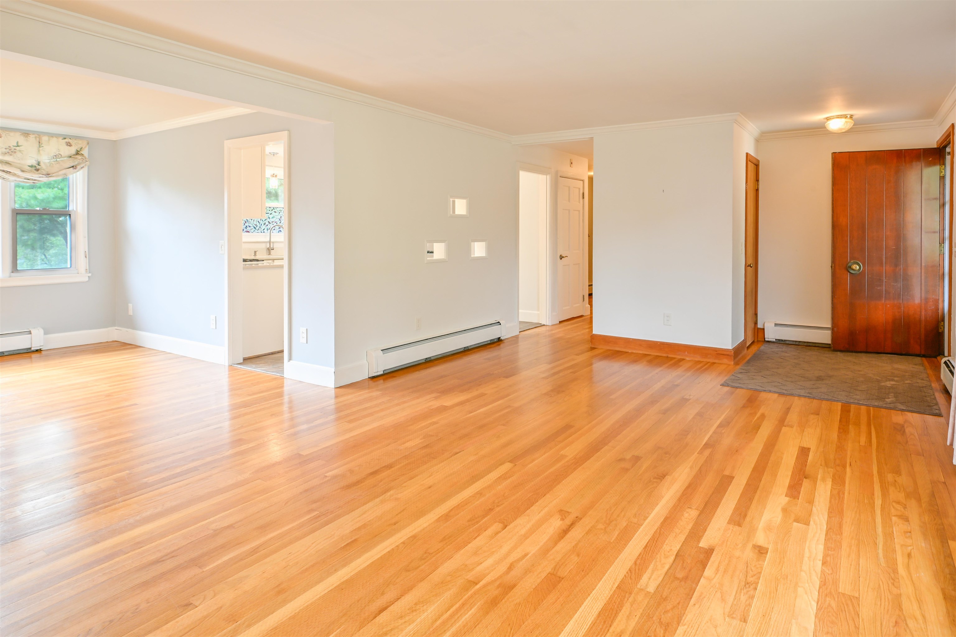 606 Ray Street Manchester, NH 03104 - Photo 12 of 60 Gallery Image 12