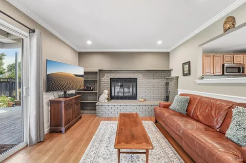 $689,000 | 1295 Marian Way, Petaluma, CA 94954