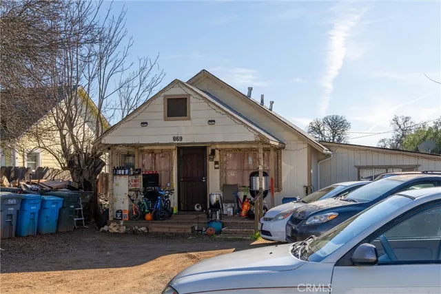 a view of house with a outdoor space