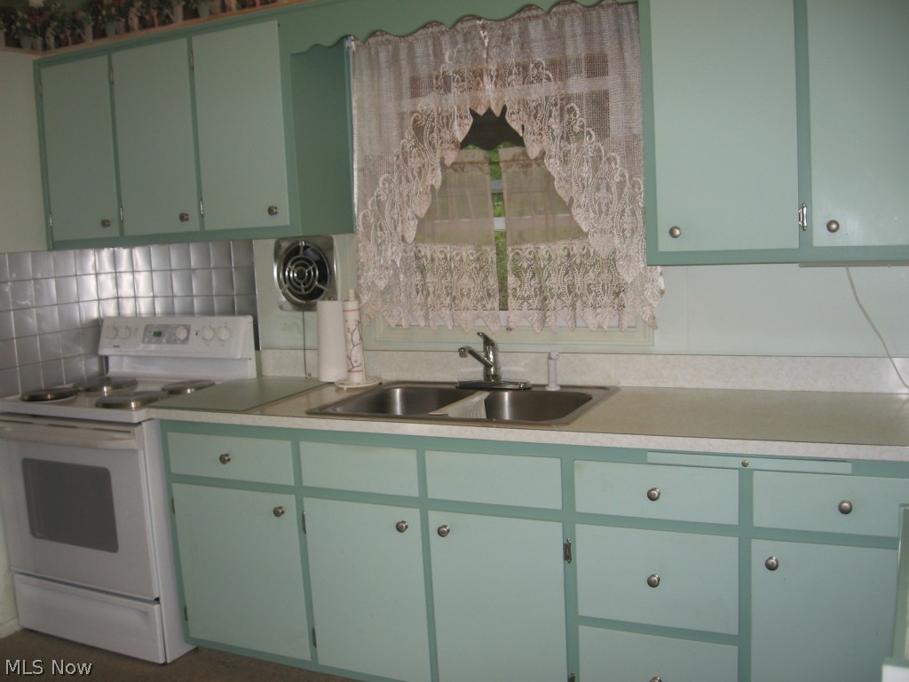 1042 North Road Southeast Warren, OH 44484 - Photo 10 of 16 Gallery Image 10