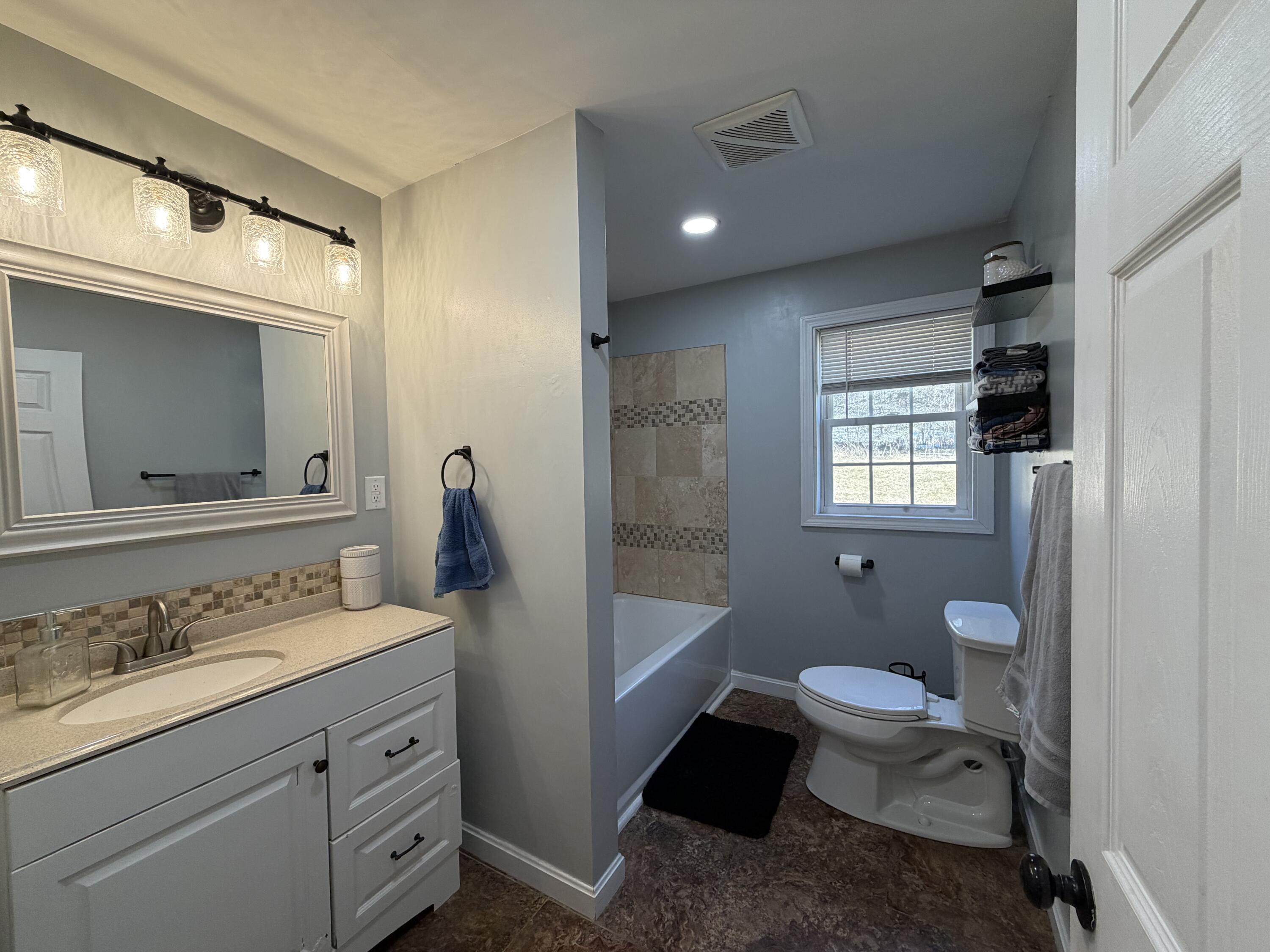 1053 Washburn Road Washburn, ME 04786 - Photo 13 of 27 IMG_0091