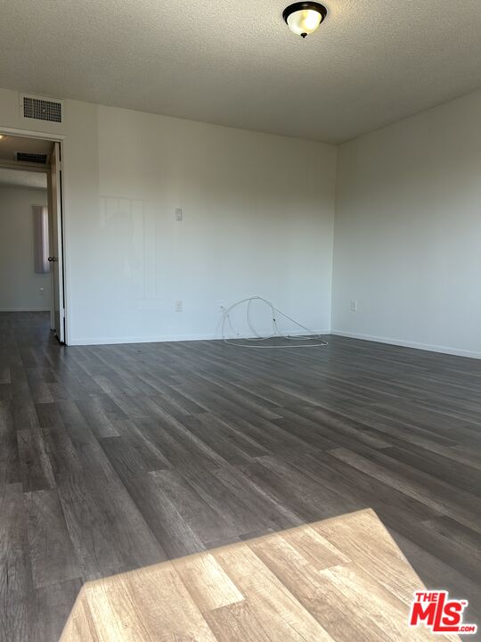 701 Raleigh Street, Unit 4 Glendale, CA 91205 - Photo 3 of 8 Gallery Image 3