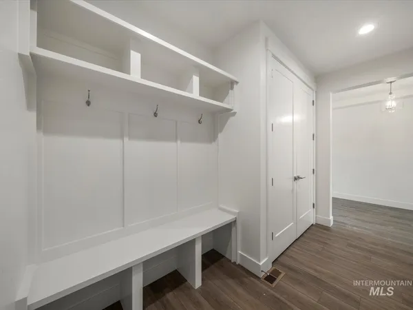 $899,900 | 7162 East Osprey Ests Drive, Nampa, ID 83686