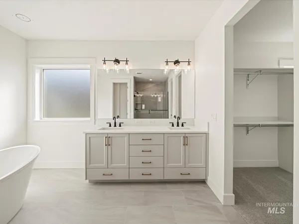 $899,900 | 7162 East Osprey Ests Drive, Nampa, ID 83686