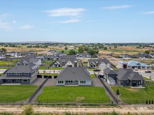 $924,900 | 7162 East Osprey Ests Drive, Nampa, ID 83686