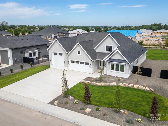 $924,900 | 7162 East Osprey Ests Drive, Nampa, ID 83686