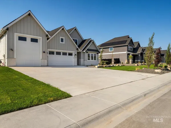 $899,900 | 7162 East Osprey Ests Drive, Nampa, ID 83686