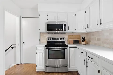 $615,000 | 9428 Wenonga Road, Leawood, KS 66206