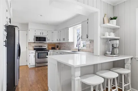 $615,000 | 9428 Wenonga Road, Leawood, KS 66206