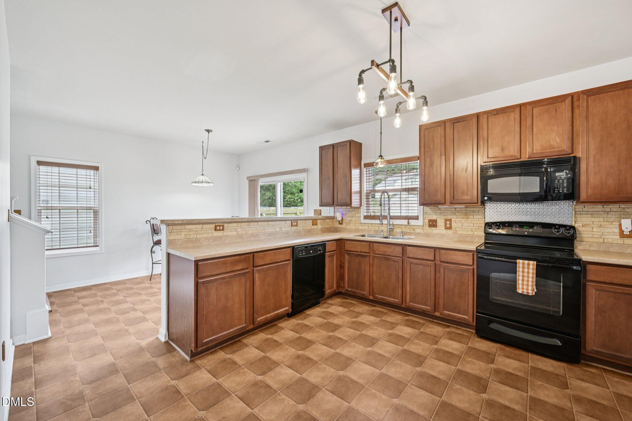 2424 Shepherd Valley Street Raleigh, NC 27610 - Photo 13 of 33 17-web-or-mls-Shepherd Valley St-S1809-0