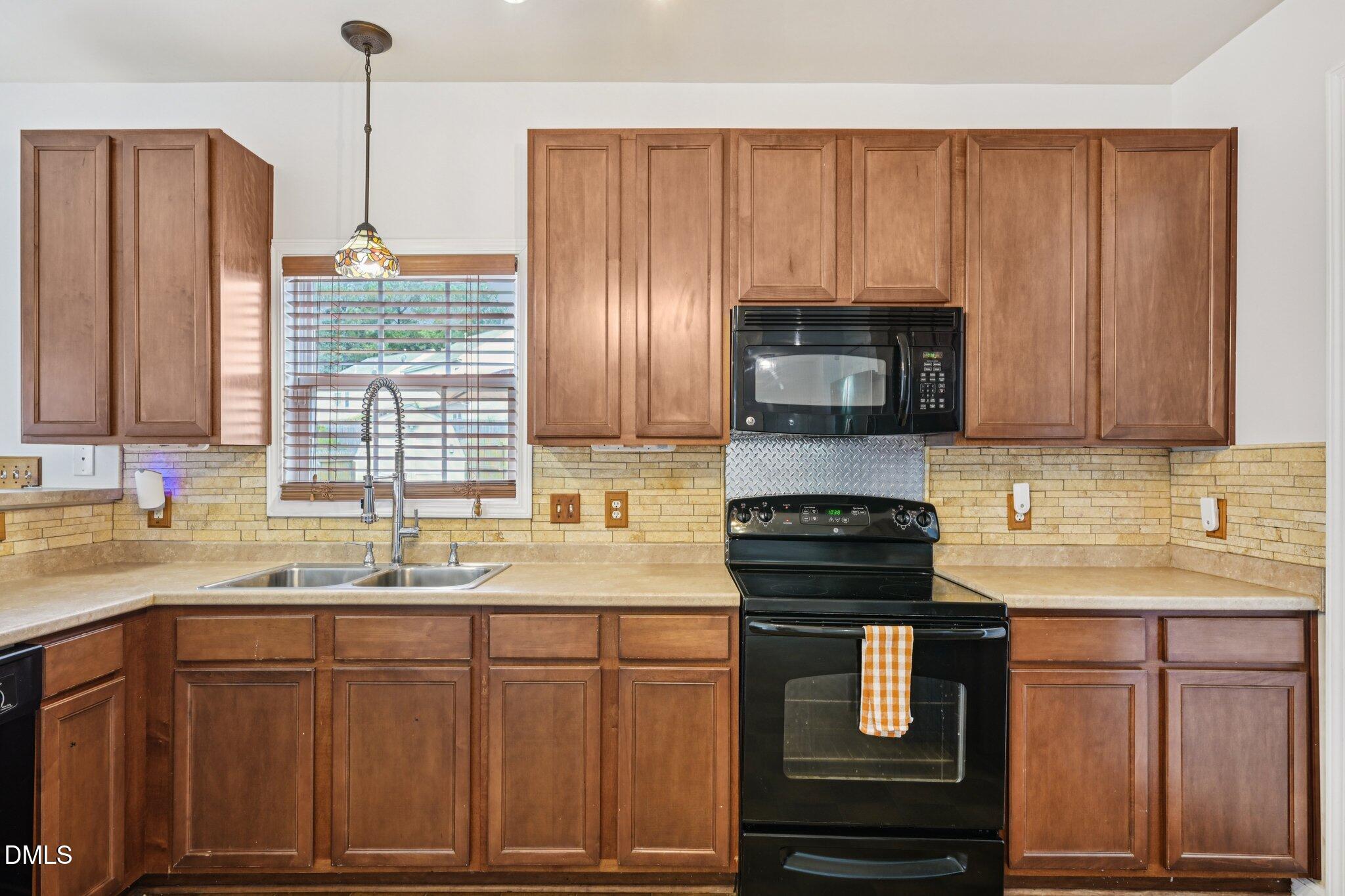 2424 Shepherd Valley Street Raleigh, NC 27610 - Photo 10 of 33 14-web-or-mls-Shepherd Valley St-S1809-0