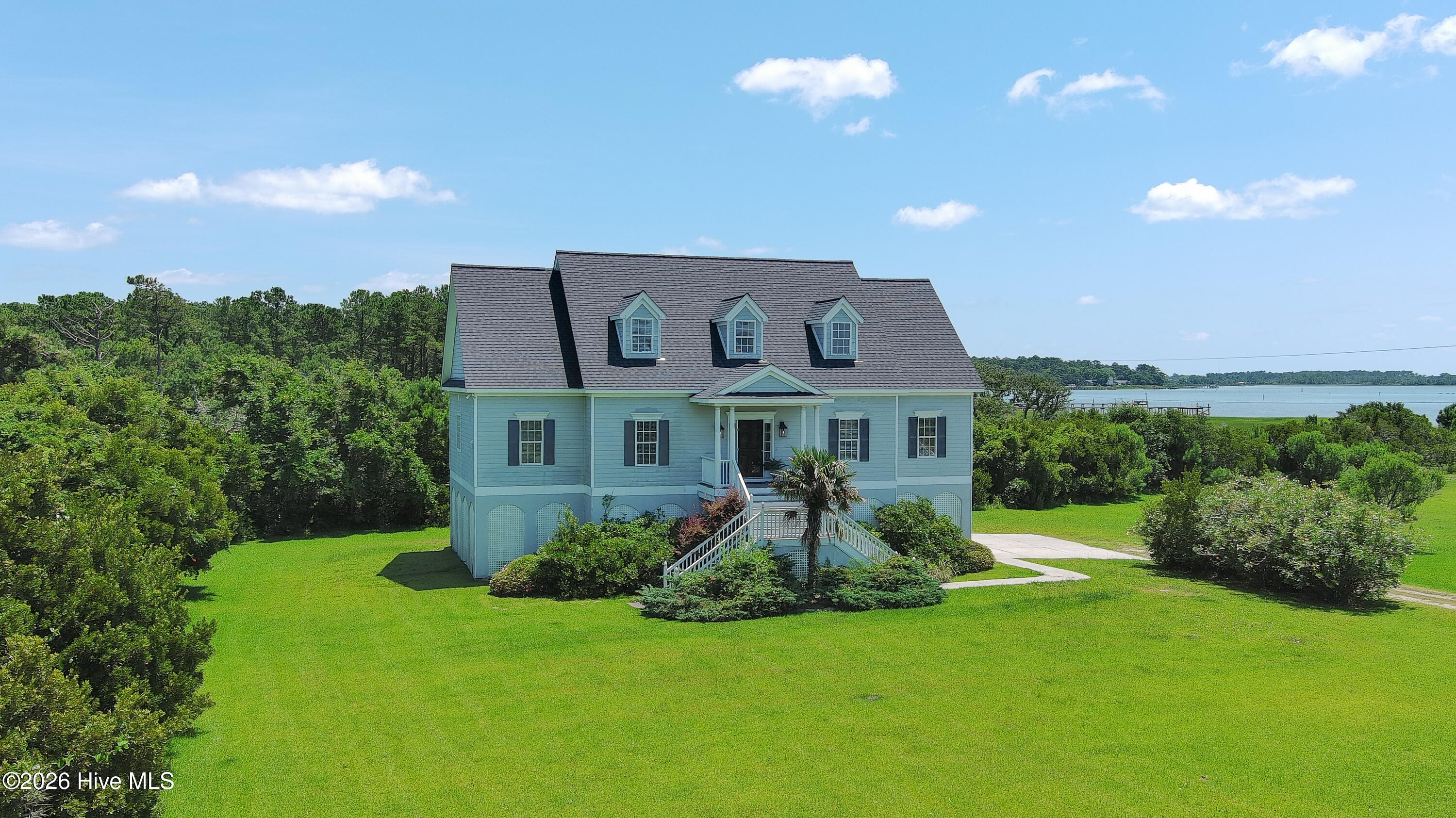 255 Oak Road Beaufort, NC 28516 - Photo 2 of 45