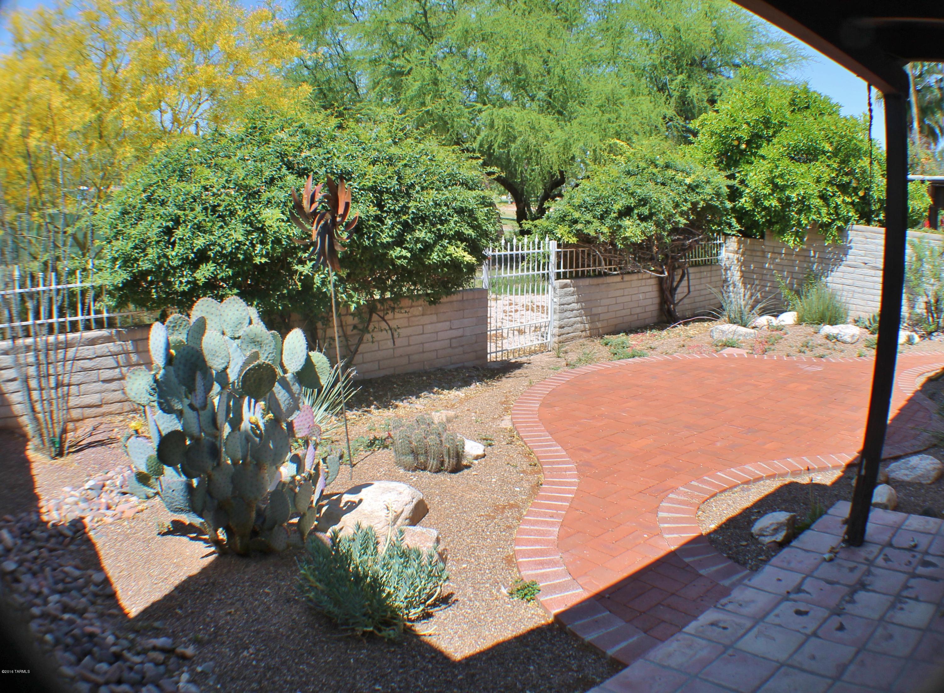 1301 North Vía Ronda Oeste Tucson, AZ 85715 - Photo 32 of 35