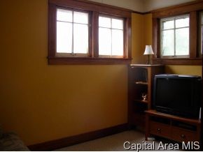 171 North Front Street Virginia, IL 62691 - Photo 8 of 10 Gallery Image 8