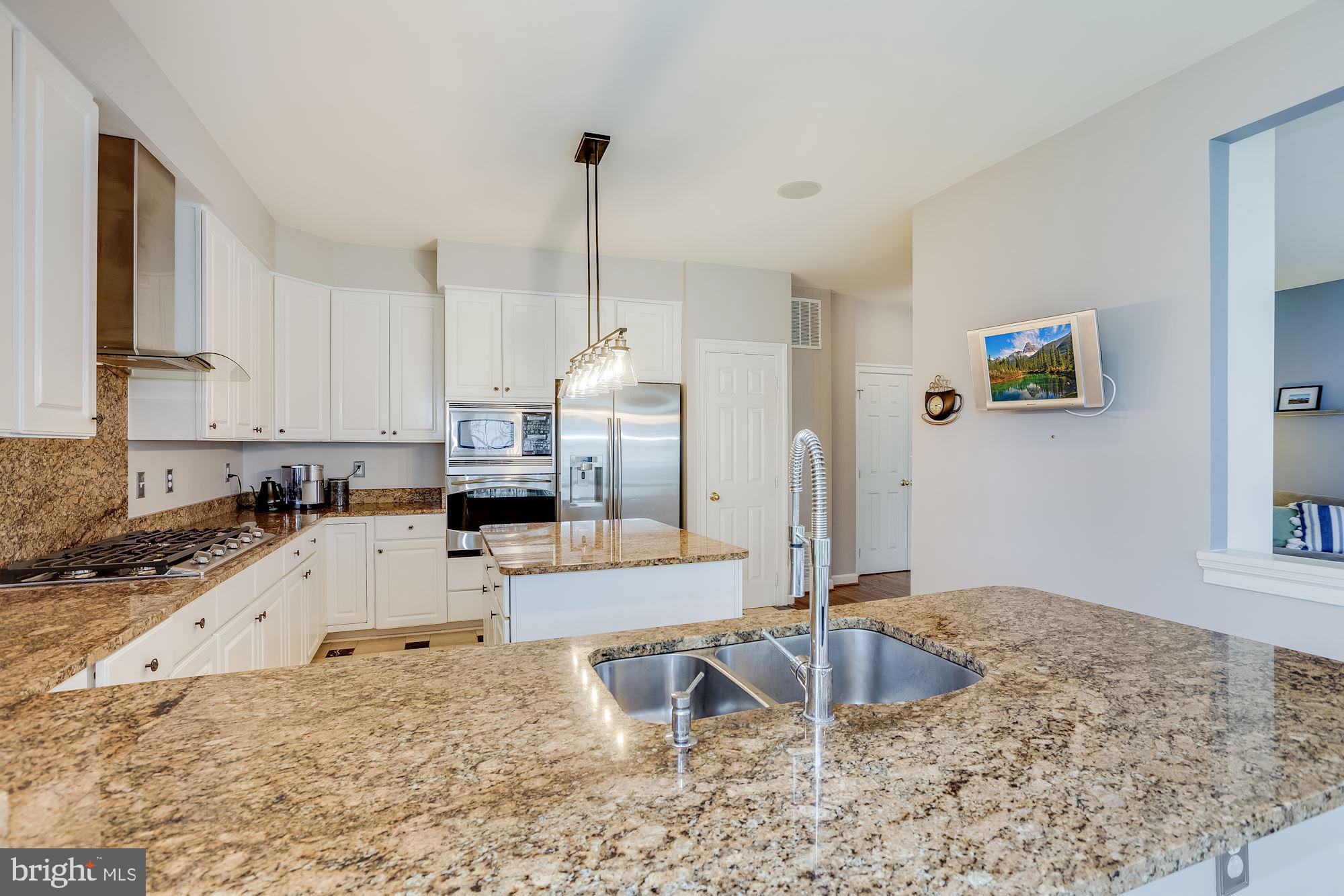 47758 Blockhouse Point Place Sterling, VA 20165 - Photo 13 of 34 Kitchen