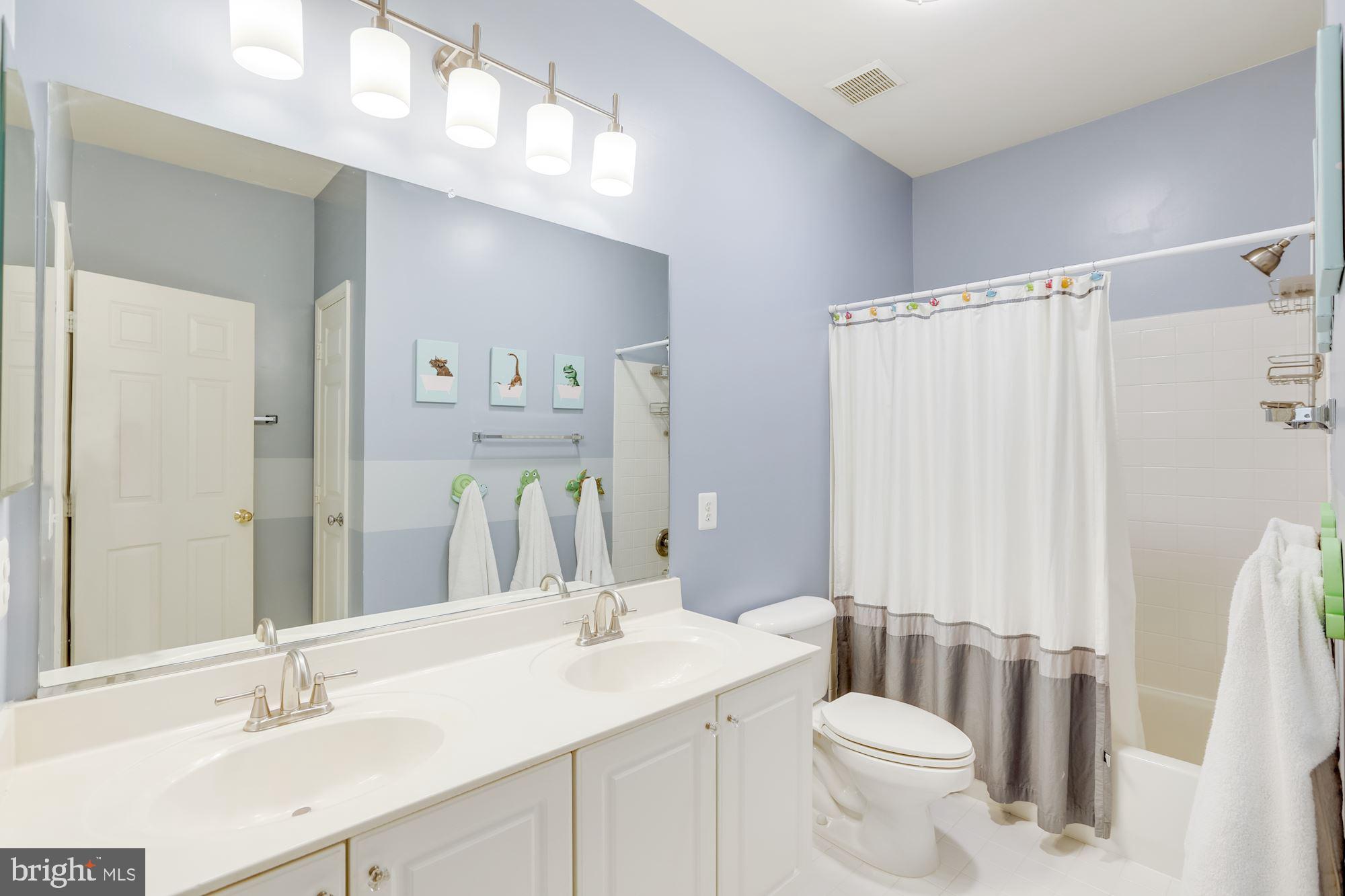 47758 Blockhouse Point Place Sterling, VA 20165 - Photo 18 of 34 Bath 2
